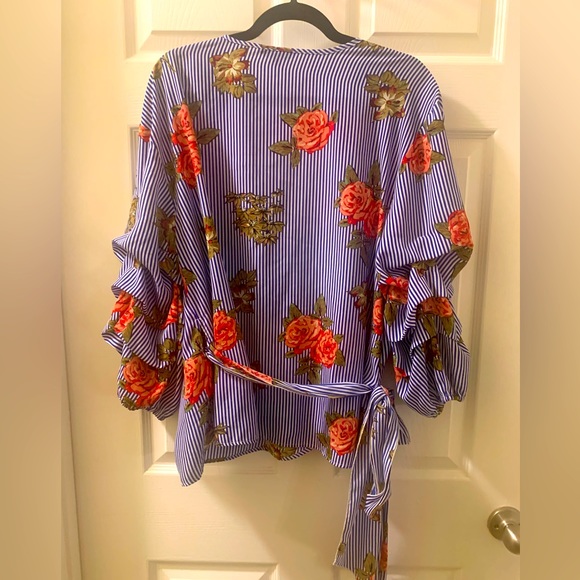 Beautiful Floral Wrap Blouse with layered Puff sleeves, CUTE CUTE🔥 - Picture 2 of 3